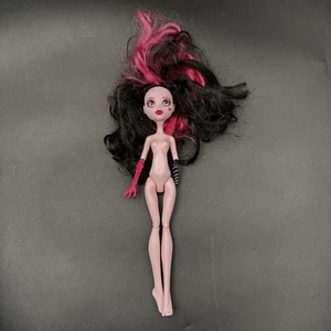Monster High Draculaura Sweet Screams Doll- Missing 1 Hand - Picture 1 of 10