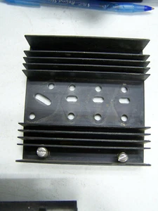 1pc aluminum fin HEATSINK for 1x TO-3 and 3x TO-66 TRANSISTOR 102mm x 100mm - Picture 1 of 2