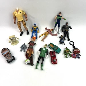 Action Figuren Spielzeug Konvolut Teile, Autos, Figuren und Figuren + The Falcon Schlüsselanhänger - Bild 1 von 10