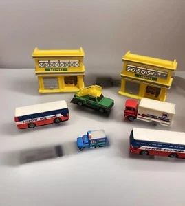 VTG Airport play set w/ buildings and 5 airport vehicles plastic - Picture 1 of 20
