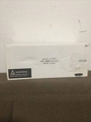 1941 GMC FIRE TRUCK DEARBORO 1/32 SCALE DIECAST CAR BY SIGNATURE MODELS 32348R - Image 1 of 4