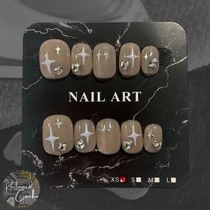 Translucent Natural White Stars Shorts Round Nails - Size Extra Small (XS) - Picture 1 of 2