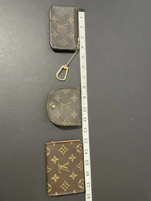 Lote de accesorios Louis Vuitton vintage - usados - auténticos - monedero tarjetero Foto 1 de 4