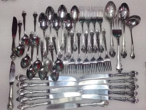 International Lyon Queen's Fancy flatware your choice of piece - Picture 1 of 2
