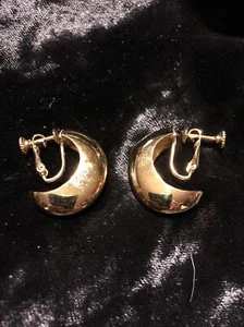 Vintage 60’s Napier Gold Washed Hoop Earrings Screwback Clipons Marked - Picture 1 of 3