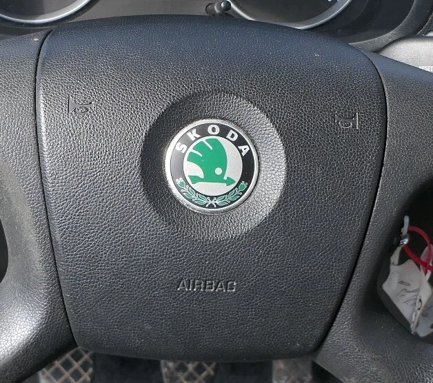 Skoda Octavia 1Z Fabia 5J Airbag für Lenkrad 5J0880201D - Bild 1 von 1