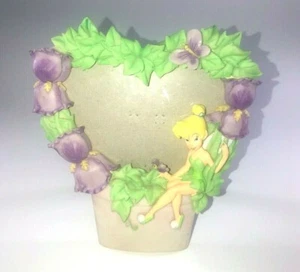 Marco de fotos de corazón de flores Campanilla de Disney decoración floral púrpura - Imagen 1 de 2