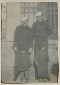 Snapshot Vintage Photo Post WW2 U.S. Navy Sailors Childen Tsing Tao China 1945 - Picture 1 of 6