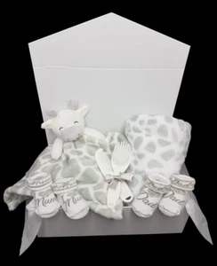 Personalised giraffe comforter blanket socks brush Baby Shower gift box set - Picture 1 of 8