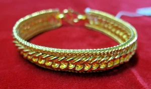 Brazalete tailandés enchapado en oro de 24 quilates barra de oro corazón encanto hecho a mano regalo para ella - Imagen 1 de 8