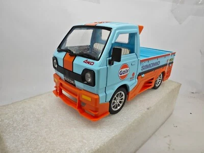 Furgone scala 1:18 circa no brand, no box - Immagine 1 di 4