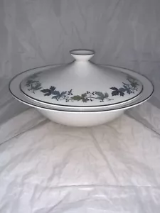Royal Doulton Burgundy Vegetable Tureen Lidded Serving Dish Autumn leaves - Bild 1 von 7