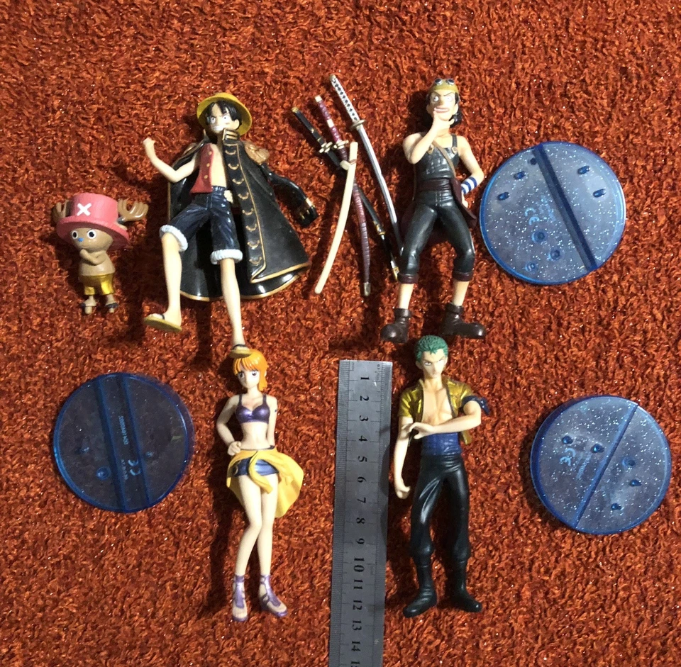 figurines one pièce - Photo 1/1