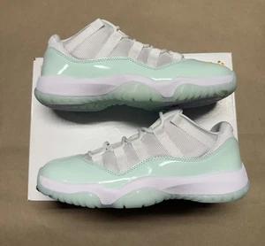 Talla 6.5 - Air Jordan 11 Retro Bajo Iglú W - Imagen 1 de 6