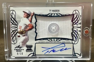 Ty Madden Player-Worn Button Patch Rookie Auto 08/10 2021 Leaf Trinity MINT 🔥🔥 - Picture 1 of 2