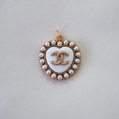 Chanel Zipper Pull Pendant, Heart, Pearls, White, Gold, 22mm, Stamped - Image 1 of 4