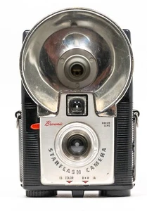 COLLEZIONISMO FOTOCAMERA KODAK BROWNIE STARFLASH FILM 127 MADE IN U.S.A. 1957 - Bild 1 von 3