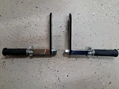 Harley-Davidson Dyna Low Rider 2005 reposapiés delantero Foto 1 de 3