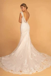 Never Used New Wedding Dress - Picture 1 of 5