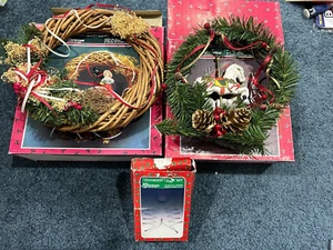 House Of Lloyd Christmas Wreath's Lot of 2 and Set of Cranberry Lights NEW - Picture 1 of 1