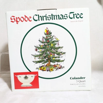 Spode Christmas Tree 3 Quart Colander/Strainer, Holiday - Image 1 of 4