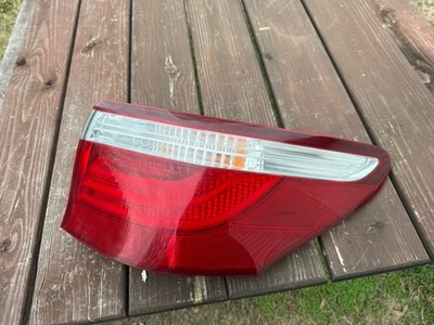 Luz trasera lateral derecha para pasajero Lexus LS460 2007-2009 LED OEM 81551-50160 Foto 1 de 4