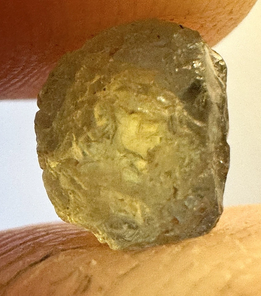 Natural Uncut Green Orange Montana Sapphire 2.35 CT Approx 7x6x6 mm - Image 1 of 4