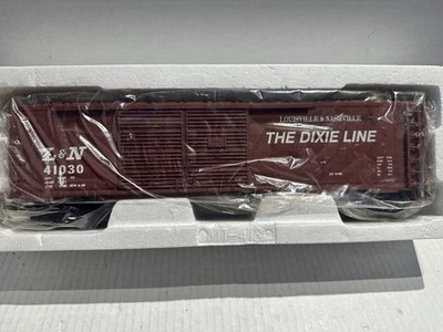 MTH Premier O Scale  20-93013 Louisville & Nashville 50’ Double door Boxcar - Image 1 of 3