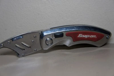 SNAP ON TOOL Spring Loaded UTILITY RAZOR KNIFE BOX CUTTER Snap-on Blade Folding - Image 1 of 4