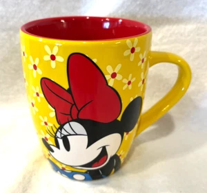 DISNEY STORE Coffee Mug MINNIE MOUSE Red, Yellow with Daisies - EUC - Picture 1 of 4