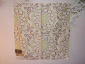 Highland Court "Chrysanthemum" floral 100% Silk remnant, color lemongrass - Picture 1 of 2