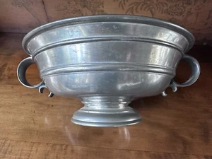 Seltene antike gebänderte Plymouth 10" Zinnschale mit Fuß signiert gekalkt mit Griffen - Bild 1 von 7