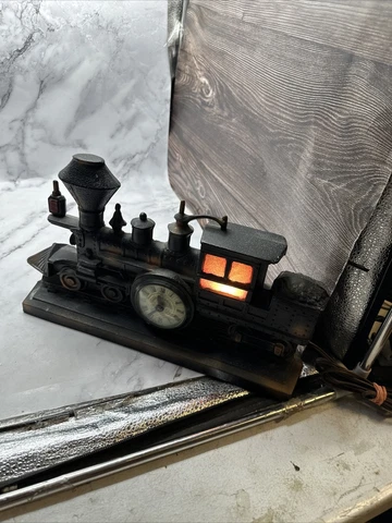 Vintage Train United Sessions Electric Train Clock with Light runs looks great Cover