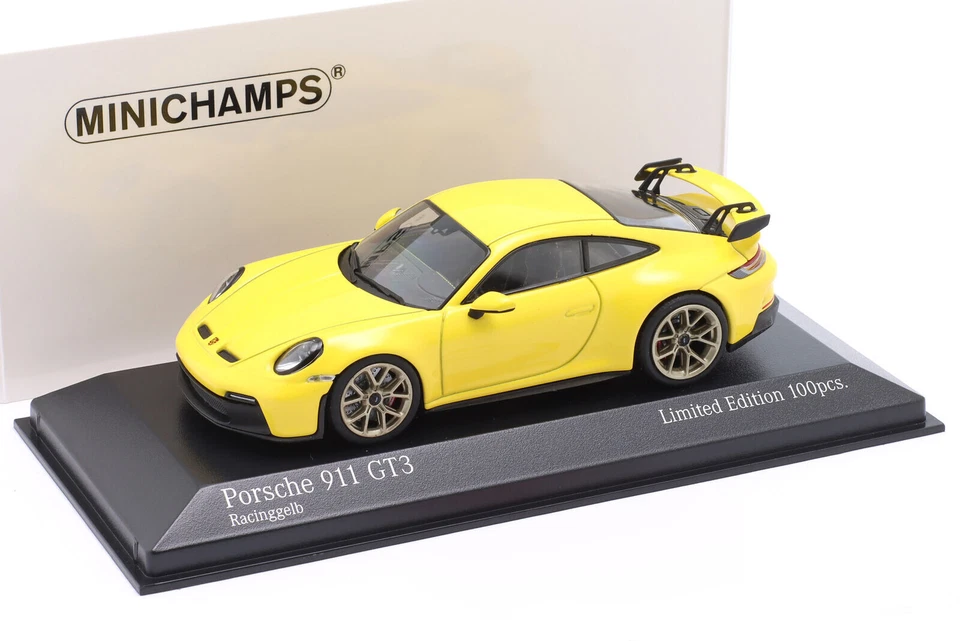 PORSCHE 911 992 GT3 2020 RACING YELLOW GOLD WHEELS MINICHAMPS 413069208 1:43 - Photo 1/1