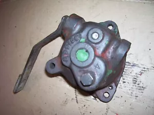 VINTAGE OLIVER   77  ROW CROP TRACTOR -GOV COVER & ARM - CAST IRON -1953 - Picture 1 of 3