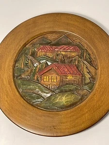 Painted carved wood plate - Picture 1 of 7