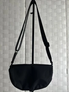 Lole crossbody flap pocket bag purse magnetic closure Lolë Acadie Purse Black - Picture 1 of 8