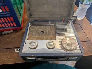 Radio válvula portátil vintage Pye P114BQ, años 50 sin probar - Imagen 1 de 1