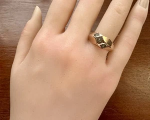 Antique 14k Yellow Gold Gypsy Set Glass Tone Ring Sz 8.75 - Picture 1 of 9