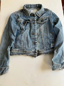 Old Navy Mädchen Jeansjacke Gr. M - Knopfleiste Medium Wash Distressed Denim - Bild 1 von 3