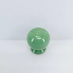 7 hole ROUND BALL BULB SALT / PEPPER SHAKER meadow green FIESTA new - Picture 1 of 1