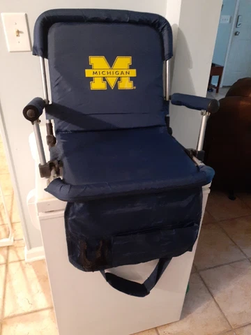 Michigan Wolverines Stadium Bleacher Folding Chair w/ Built in Pouch Cover