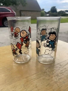 Vintage Peanuts Jelly Gläser/Gläser 2er Set Charlie Brown Snoopy Woodstock - Bild 1 von 2