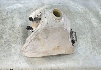 Usado OEM 90 1990 SUZUKI DR350 DR 350 TANQUE DE COMBUSTIBLE DE GASOLINA DE PLÁSTICO BLANCO CON LLAVE DE PET Foto 1 de 4
