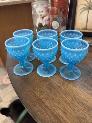 JUEGO DE 6 COPAS DE VINO FENTON HOBNAIL AZUL OPALESCENTE #3843 Foto 1 de 4