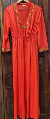 Vintage JC Penney Robes 70s Embroidered Nylon Sz Med Drawstring Waist Robe - Image 1 of 4