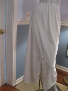 SEARS SMALL (24-26) FORMELLE LÄNGE HALBER SLIP, WEISS, 15" SPITZE KANTEN VORDERSCHLITZ - Bild 1 von 4