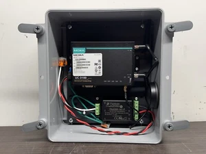 MOXA Model UC-3100 UC-3111-T-US-LX Sentinel Universal Computing - M62 - Bild 1 von 4