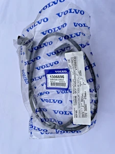 Volvo Ignition Cable - Ignition Coil to Distributor 200 700 Genuine New 1306696 - Picture 1 of 4