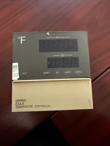 Regolatore di temperatura Omron E5AX usato modello #E5AX-A-FMF - Foto 1 di 2